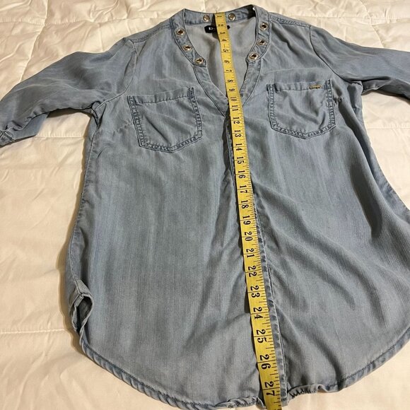 BEBE BLOUSE DENIM BUTTOM DOWN SIZE S - Picture 7 of 16